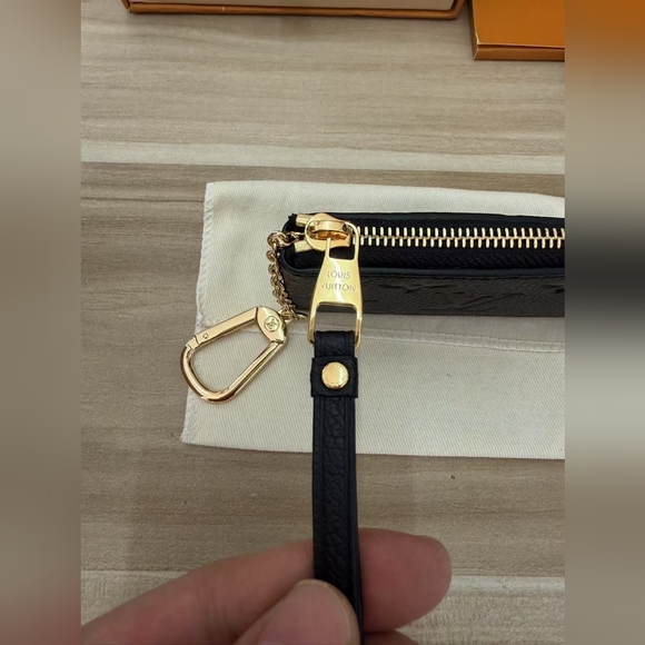 Louis Vuitton Key Pouch - Picture 8 of 15